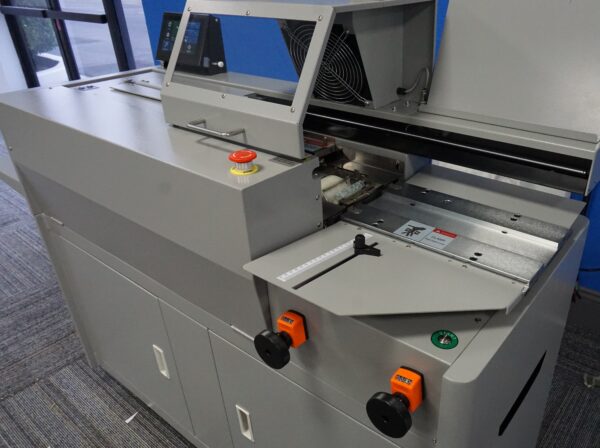 Duplo DB-300 Perfect Binder