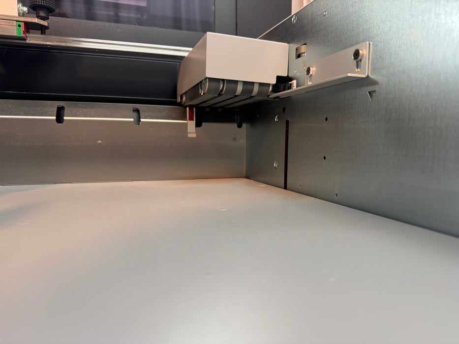 Duplo CF-375 Creasing and Folding System