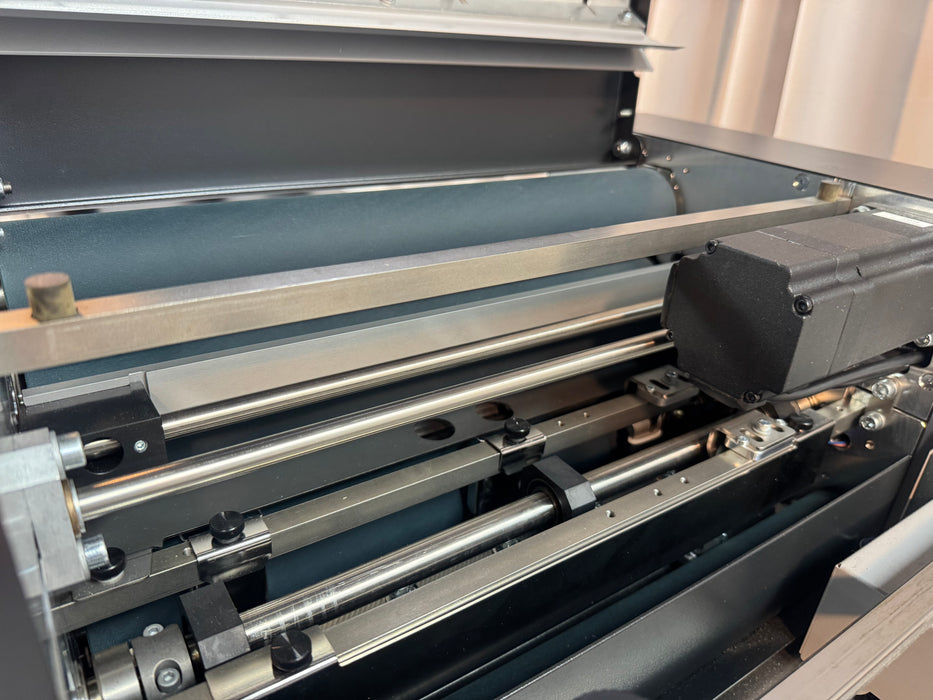 Duplo CF-375 Creasing and Folding System