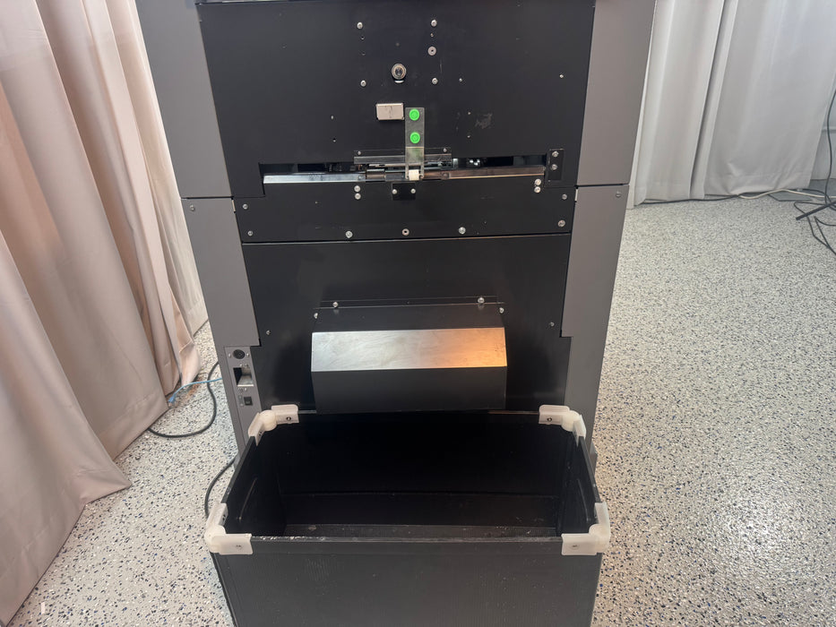 PRE-OWNED Duplo DKT-200 2-Knife Trimmer