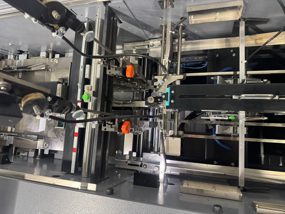 Duplo 600i Booklet System with Intelligent Feed Collator