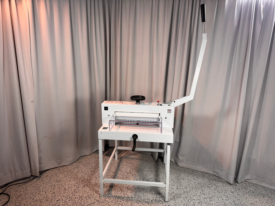 Triumph 4705 Manual Paper Cutter